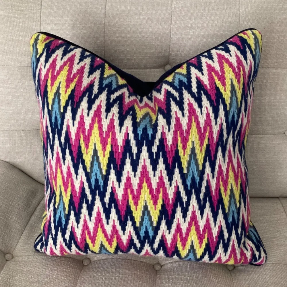 Jonathan Adler Bargello 20x20 Needlepoint Zigzag Throw Pillow Multicolor EUC